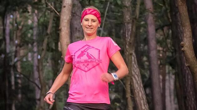 &Uuml;ber Stock und Stein: Seit sechs Jahren geht die Kronacherin Simone Gerstmayer regelm&auml;&szlig;ig laufen. Inzwischen absolviert sie sogar Ultradistanzen von bis zu 100 Kilometern. Foto: privat