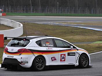Im 300 PS starken Seat Leon will der Obersfelder Andreas Pfister Tourenwagen-Europameister werden.