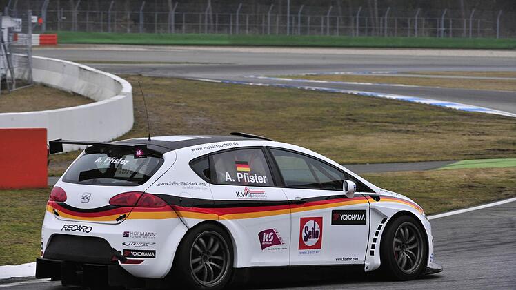 Im 300 PS starken Seat Leon will der Obersfelder Andreas Pfister Tourenwagen-Europameister werden.
