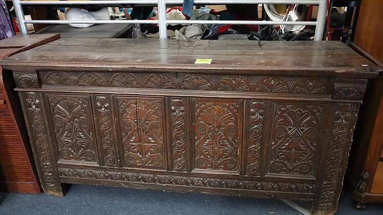 Trödelhalle in Franken wird aufgelöst - großer Ausverkauf endet bald