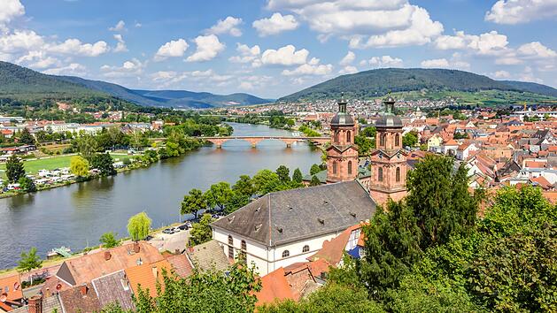Panorama-Blick von der Mildenburg auf die Stadt Miltenberg