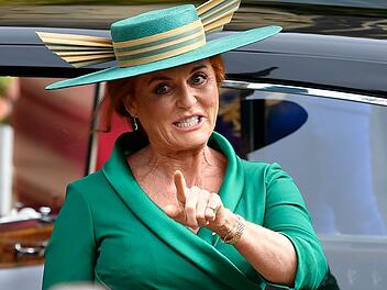 Sarah Ferguson Schreibt sie oder schreibt sie doch kein Buch über ihre Verwicklung in die Epstein-Affäre? Sarah Ferguson hat entsprechende Berichte über ein Enthüllungsbuch zurückgewiesen.