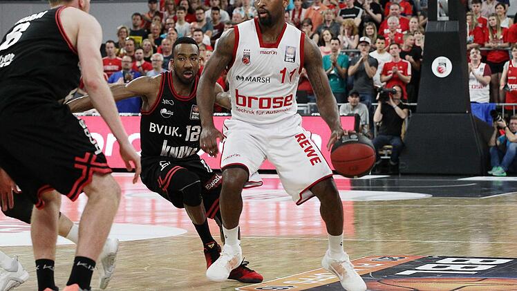 Foto vom 1.Playoffspiel der Brose Baskets gegen W&uuml;rzburg. Foto: sportpress