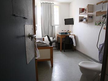 Eine Zelle in der JVA Bamberg. Foto: Sebastian Schanz