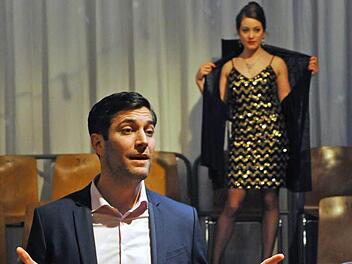 Sie haben ungeheure Geschichten zu erzählen: Florian Thuneman, Maja Lehrer, Anne Rieckhof und Thorsten Köhler in Neil LaButes "Bash - Stücke der letzten Tage".  Fotos: Andrea Kremper