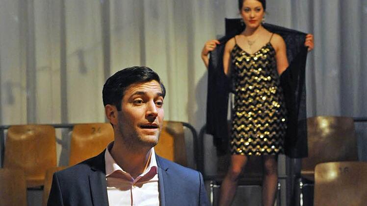 Sie haben ungeheure Geschichten zu erzählen: Florian Thuneman, Maja Lehrer, Anne Rieckhof und Thorsten Köhler in Neil LaButes "Bash - Stücke der letzten Tage".  Fotos: Andrea Kremper