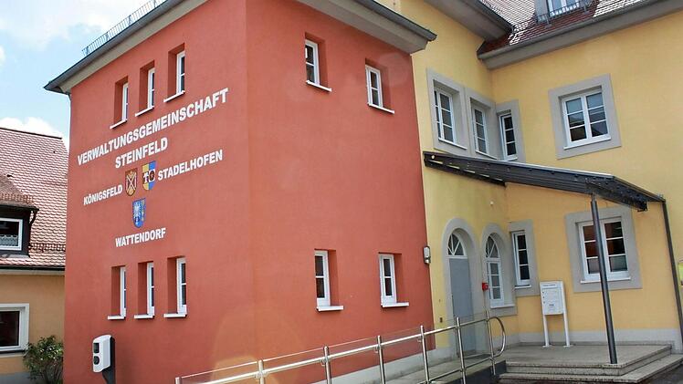 Das Rathaus in Steinfeld, Sitz der gleichnamigen Verwaltungsgemeinschaft, bald ohne Standesamt Foto: Anette Schreiber