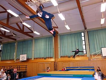 Fliegende Mädchen waren ein Höhepunkt des Nachmittags.Norbert Neugebauer