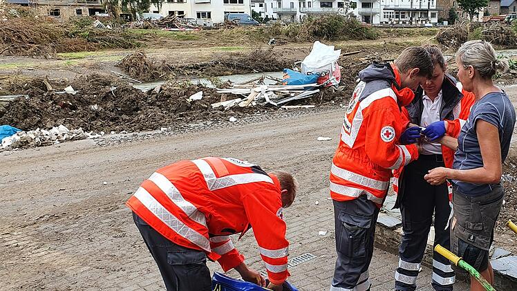 Große und kleine Verletzungen werden vom BRK behandelt. Foto: BRK/LGST