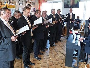 Der Bürgermeisterchor könnte beim Landkreis-Jubiläum auftreten.
