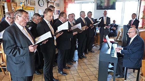Der Bürgermeisterchor könnte beim Landkreis-Jubiläum auftreten.