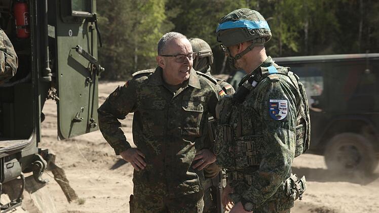 Nahe der russischen Grenze in Litauen: Generalinspekteur Carsten Breuer beaufsichtigt eine Verteidigungsübung der NATO.