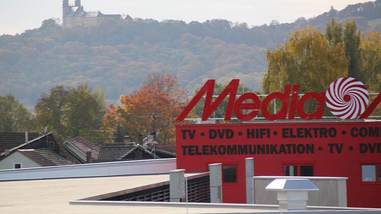 Tradition und Moderne: Mit dem Fachmarktzentrum verändert sich auch der Blick über Lichtenfels, wie hier von der Franz-Josef-Strauß-Brücke.