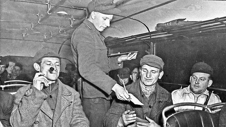 Bis 1961 arbeiteten westdeutsche Schieferarbeiter im thüringischen Lehesten.  Repro: Gerd Fleischmann