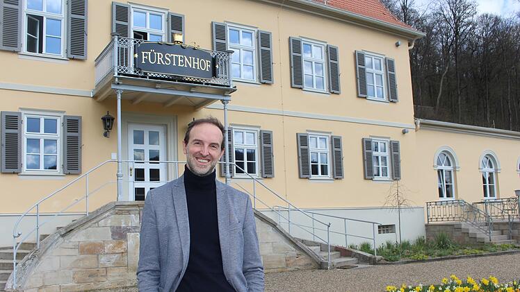 Die Limes Schlossklinik Fürstenhof empfängt seit Juni 2020 Patienten. Dr. Konstantinos Koutsonasios ist Chefarzt. Foto: Julia Raab