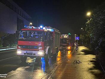 Bamberg: Rauchgeruch in Wohnhaus sorgt für nächtlichen Feuerwehreinsatz