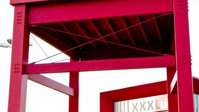 Kein roter Stuhl für Himmelkron: Die Gemeinde darf kein XXXLutz-Möbelhaus im Gewerbegebiet an der A9 ausweisen. Foto: XXXL