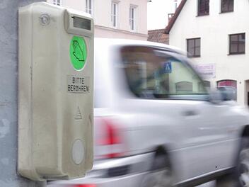 Die Stadt ist am Drücker: In Kronach wurde schnell reagiert. Nun wartet man nur auf die Ersatzteile und einen Termin für die Reparatur durch Siemens. Foto: Marco Meißner