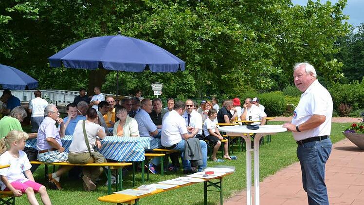 Gerhard Spindler bei seiner Ansprache. Foto: Uschi Prawitz