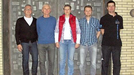 Die für 25 Jahre Mitgliedschaft Geehrten mit den beiden Vorsitzenden: (von links) Vorsitzender Karl-Heinz Liebich, Vladimir Nemec, Tanja Gahn, Peter Dressel, Zweiter Vorsitzender Patrick Kalb Foto: Julia Fischer