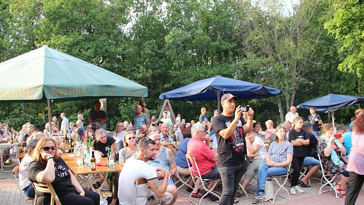 Open Air am Münnerstädter Bienenhaus.Heike Beudert