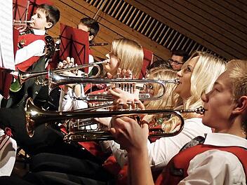 Mit seiner Musizierfreude zog das Jugendorchester das Publikum in Bann. Fotos: Jochen Berger