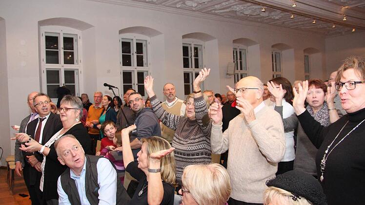 Beim Abschlusskonzert machten auch die Zuschauer mit. Foto: Arnold Nöth