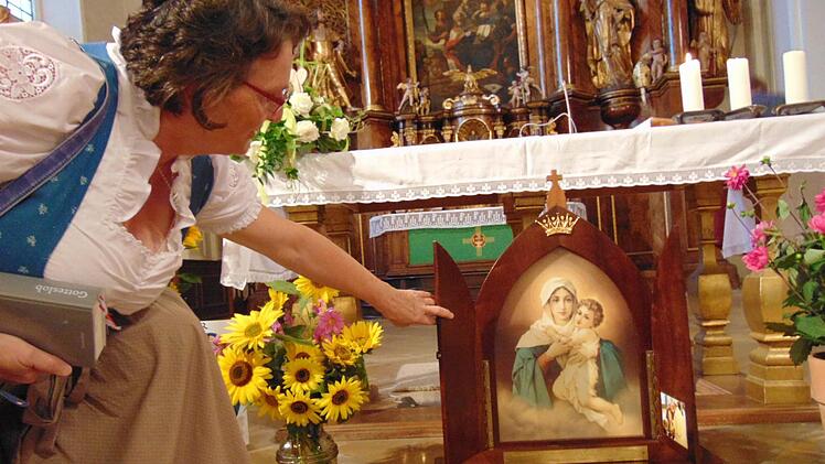Renate Siebenkäs hat diese besondere Pilgerreise ins Rollen gebracht. Foto: Petra Malbrich