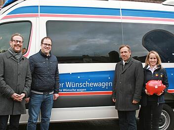 Die Botschafter des W&uuml;nschewagens Franken (von links): ASB Vorstandsvorsitzender Dirk Goldenstein, Oberb&uuml;rgermeister Florian Janik, Landrat Alexander Tritthart und Caterina Hertweck von der Projektleitung W&uuml;nschewagen Franken Foto: ASB