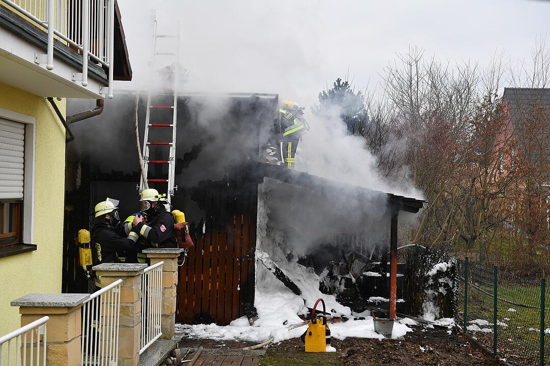 Kreis Bamberg: Feuer greift auf Wohnhaus über