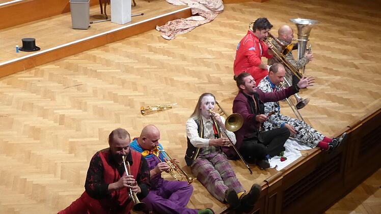 Mnozil Brass: Eine raffinierte Collage aus Clownerei und hochklassiger Musiker.