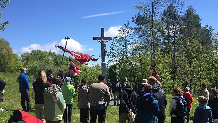 Oberthulba: Wallfahrt zum Kreuzberg - was Interessierte zur Anmeldung wissen m&uuml;ssen