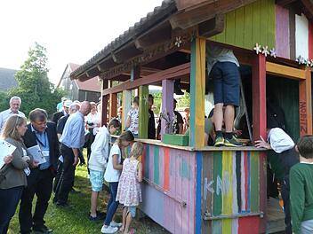 Die Jury-Mitglieder bestaunten die längste Murmelbahn Bayerns. Fotos: Werner Reißaus