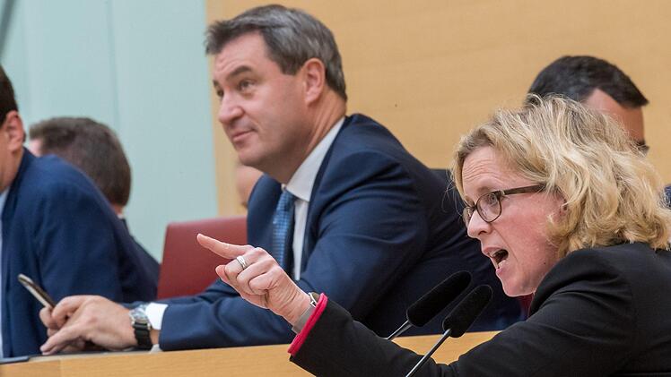 Mit dem Finger zeigen muss Bayern-SPD-Vorsitzende Natascha Kohn, hier während einer  Landtagssitzung, auf den Rest Bayerns. Gerade in Teilen Oberfrankens fällt das SPD-Ergebnis nicht ganz so katastrophal aus  wie  im übrigen Freistaat.  Foto: Peter Kneffel/dpa