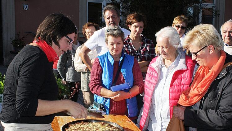 Zwiebelkuchen aus dem Holzbackofen