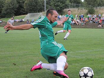 Konstantin Papadopoulos und sein SV Garitz brauchen gegen Kitzingen ein Erfolgserlebnis. Foto: Hopf