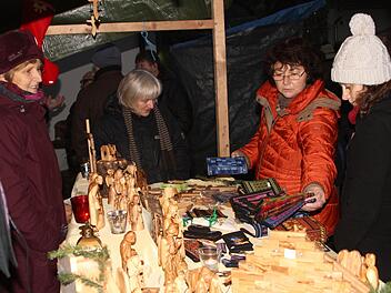 Auch Krippen und Figuren aus Olivenholz wurden angeboten