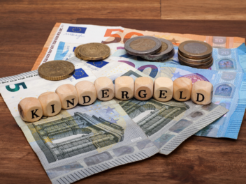 Nach Kritik am Kindergeld wird der Betrag fürs dritte Kind nun angepasst.