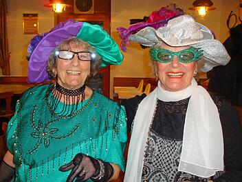 Die jung gebliebenen Seniorinnen Margarethe Bauer (von links) und Heidi Wiedmann. Foto: Ammon
