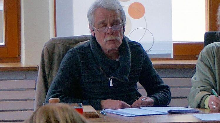 Auktionator Hans-Joachim Schaufuß war nach rund vier Stunden recht zufrieden mit dem Ergebnis. Foto: Gerd Schaar