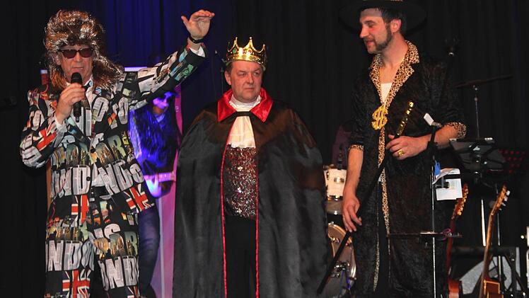 Impressionen von der Höchstadter Rosenmontagsparty. Foto: Johanna Blum