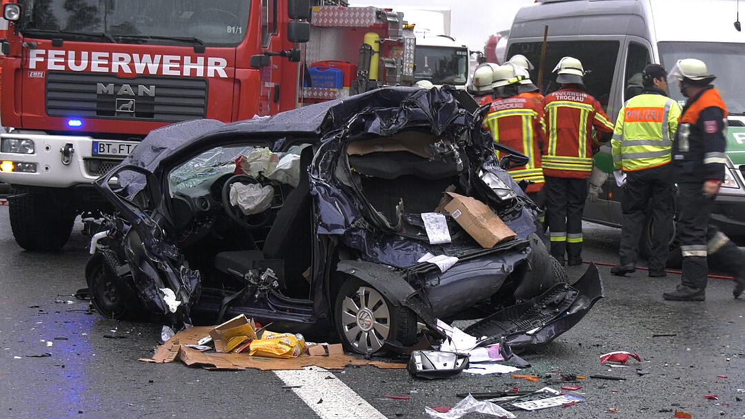 Schwerer Unfall nach Starkregen auf A9 bei Bayreuth