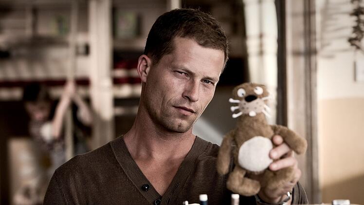 Die Liebeskom&ouml;die "Keinohrhasen", startete Ende 2007 in den deutschen Kinos. Til Schweiger spielt darin Ludo, der nach einem Fauxpas zu 300 Sozialstunden in einem Kinderhort verurteilt wird.