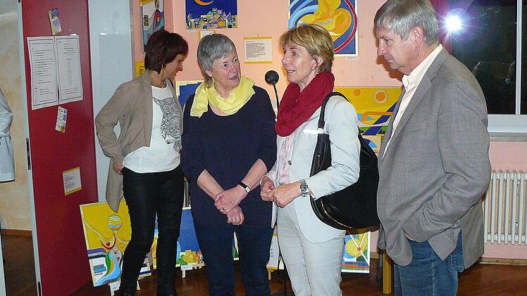 Gertrud Megerle im Gespräch mit Anita und Reinhard Baar