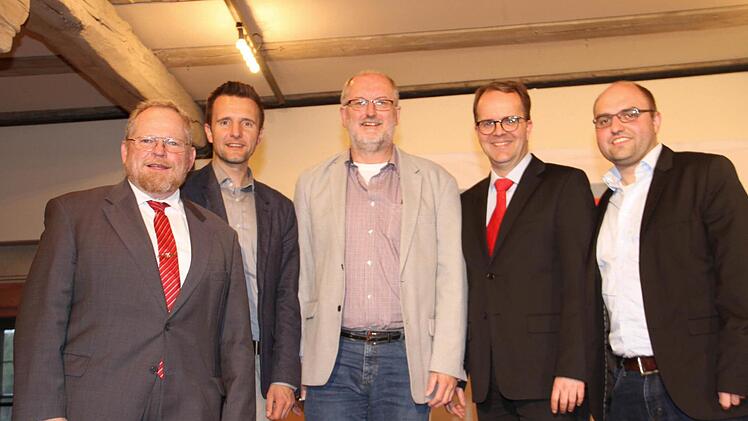 Sie dankten beim Ehrenamtsabend in Lichtenfels den vielen ehrenamtlichen Helfern im Landkreis: MdL Klaus Adelt, Bürgermeister Andreas Hügerich, der stellvertretende SPD-Kreisvorsitzende Hans Peter Marx und der Gastredner des Abends, Markus Rinderspacher, sowie der SPD-Kreisvorsitzende Sebastian Müller