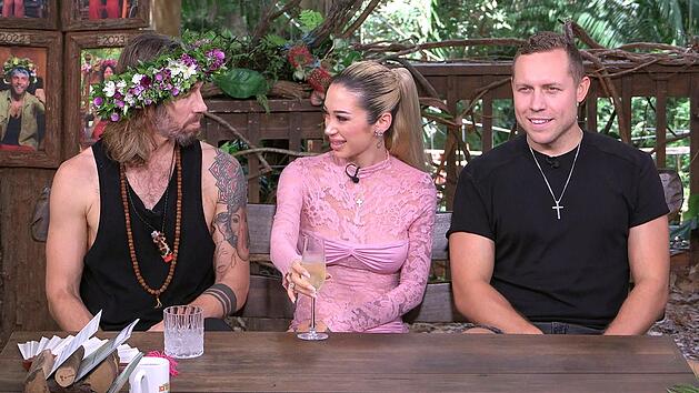 Ged&auml;mfte Stimmung, aber auch kein Krawall: Gil Ofarim (links), Ariel und Patrick Romer beim Dschungelcamp-Wiedersehen am Tag nach dem Finale.