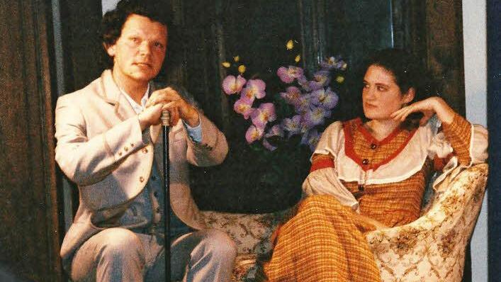 Eli Wasserscheid mit Martin Neubauer 1997 auf der Bühne des Bamberger Brentano-Theaters Foto: pr