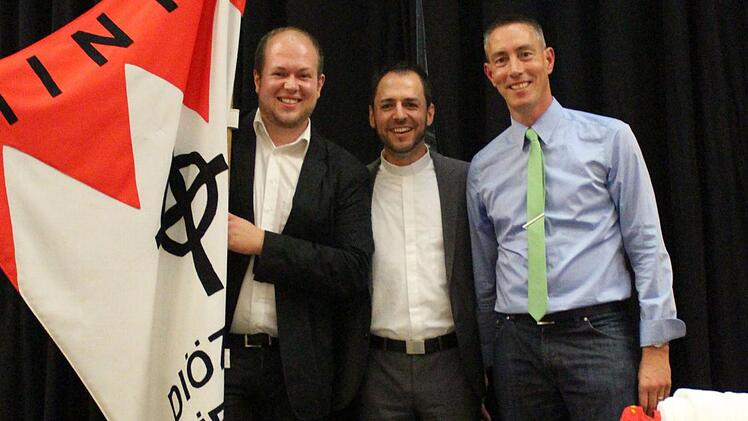 Dirk Rudolph (rechts) ist seit 1. September Pastoralreferent in der Pfarreiengemeinschaft "Saalethal, Euerdorf".  Foto: pow