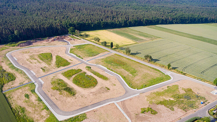Pettstadt: Die ersten Bauarbeiten haben schon begonnen - die Gemeinde war zuvor mit Anfragen für Baugrundstücke überhäuft worden.