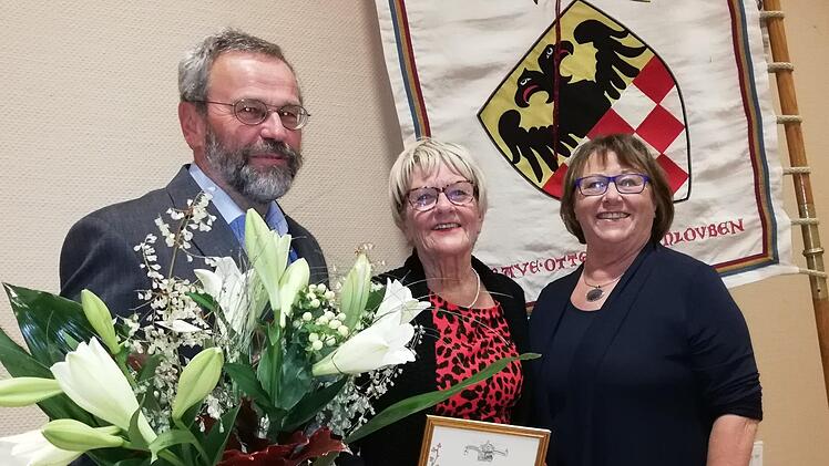 Der neue Vorsitzende Ludwig Metz mit den Ehrenmitgliedern Doris Vogel (Mitte) und Doris Immler. Foto: Sigismund von Dobschütz
